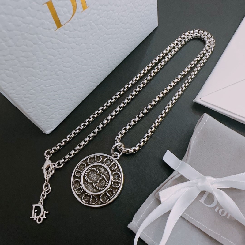 chr1st1an D10r necklaces